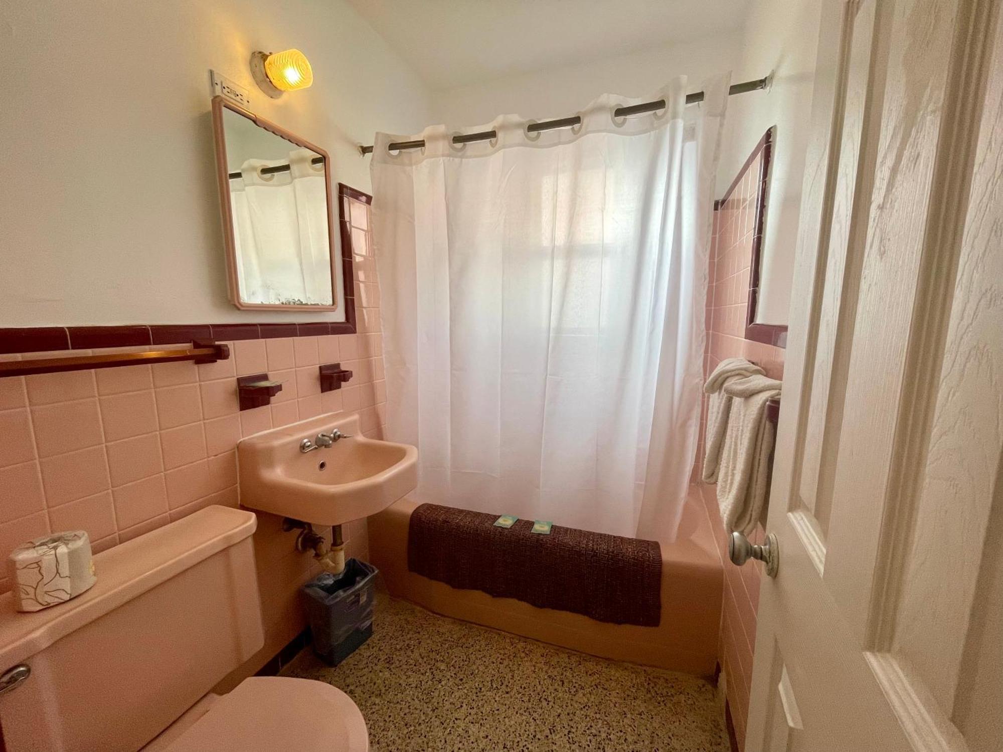 Ocean Holiday Motel Daytona Beach Bagian luar foto